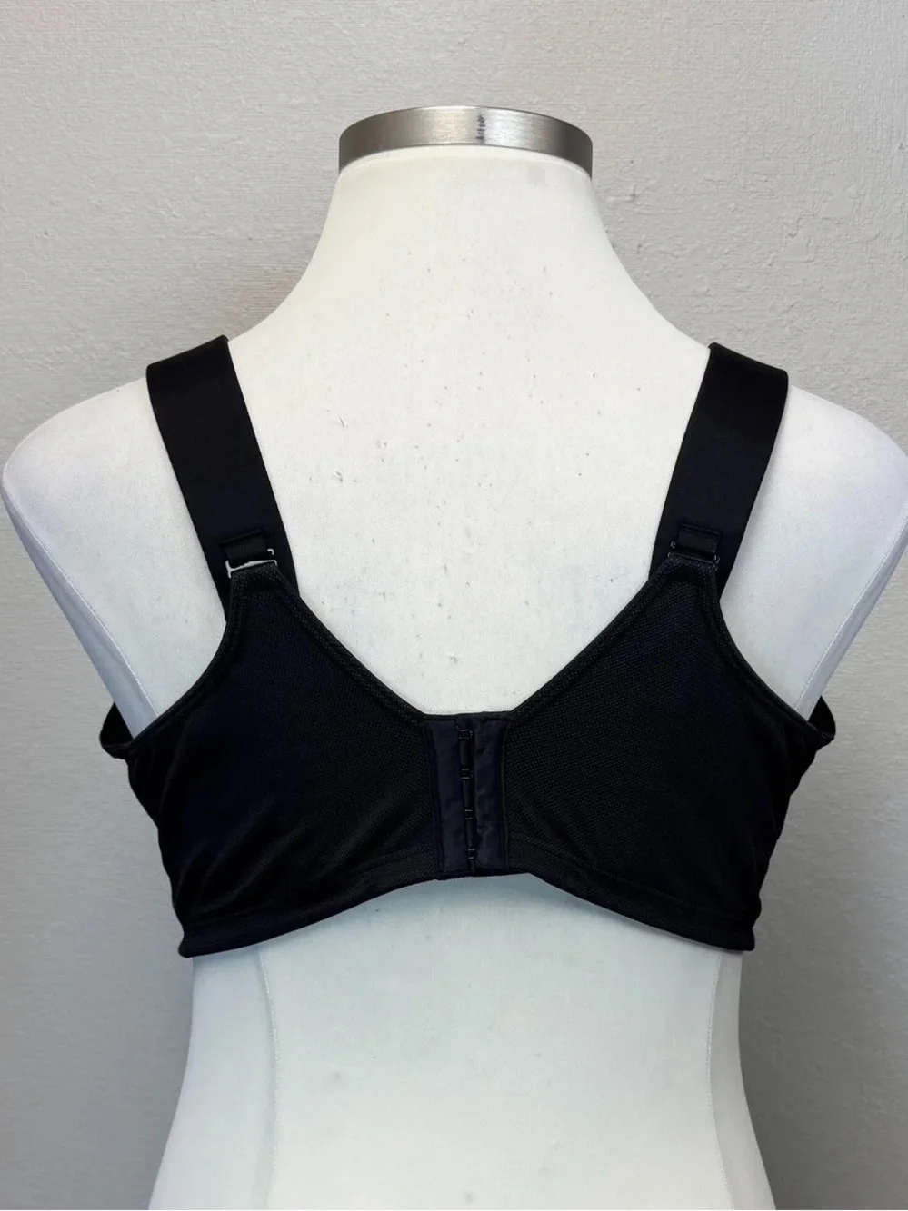 LIVI Active Gray Maximum Support Underwire Sports Bra - Size 44G